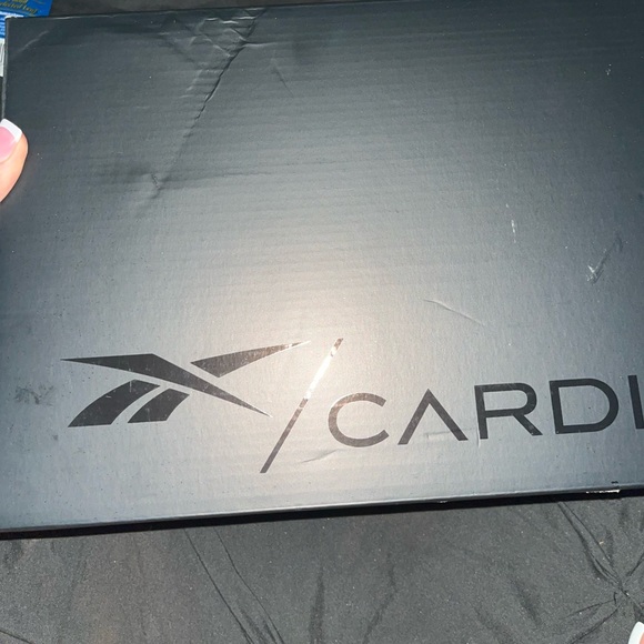 Red cardi b Reebok - Picture 4 of 5